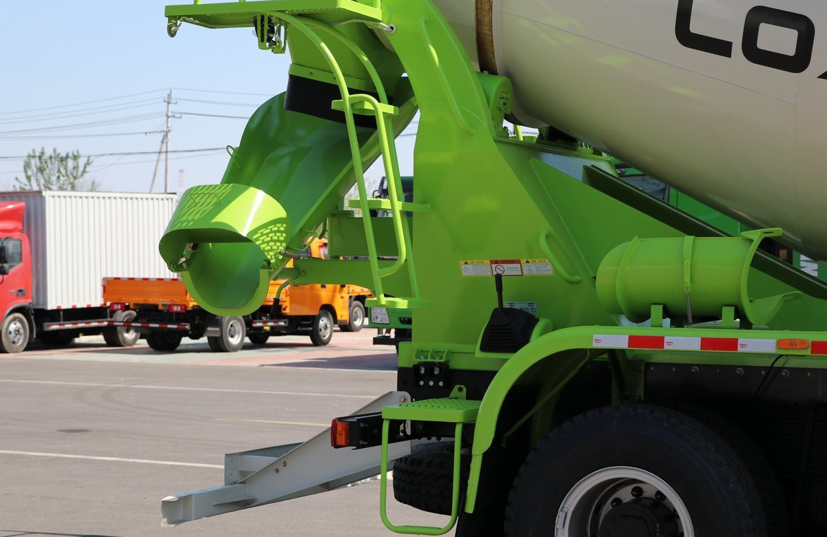 Trucks Concrete 7.7 Cubic Double Deff Foton GTL 8*4 Mixer Truck LOXA Tanker New
