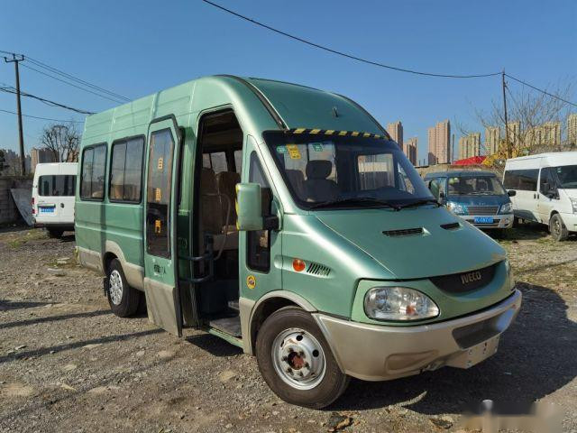 Used Mini Bus 17 Seats Brand IVECO 2.8T Diesel Engine Electric Gate Euro III
