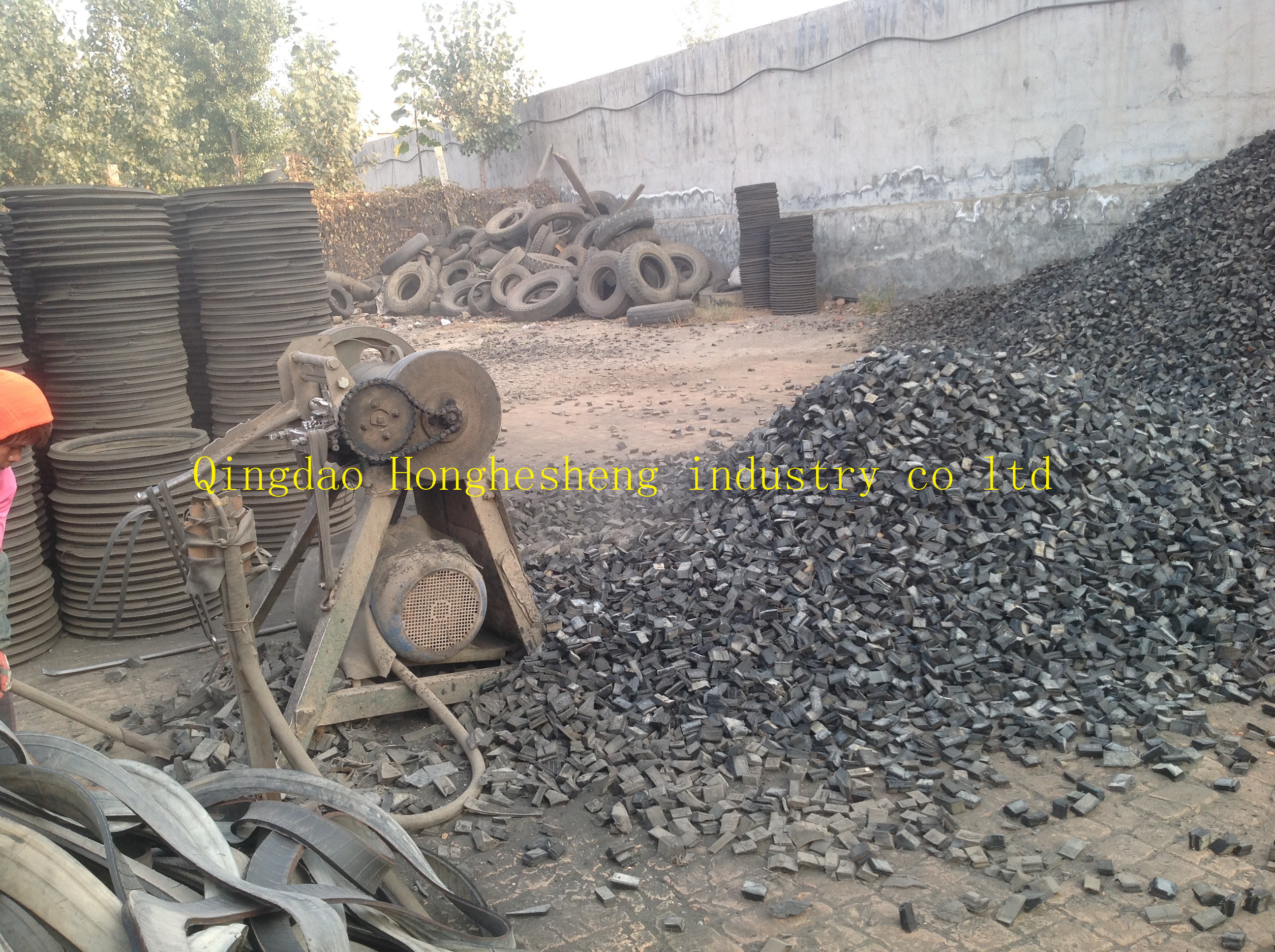 25mm To 50mm 132.2KW Tire Cutting Machine Waste Tyre Piece Strip Block Cutter