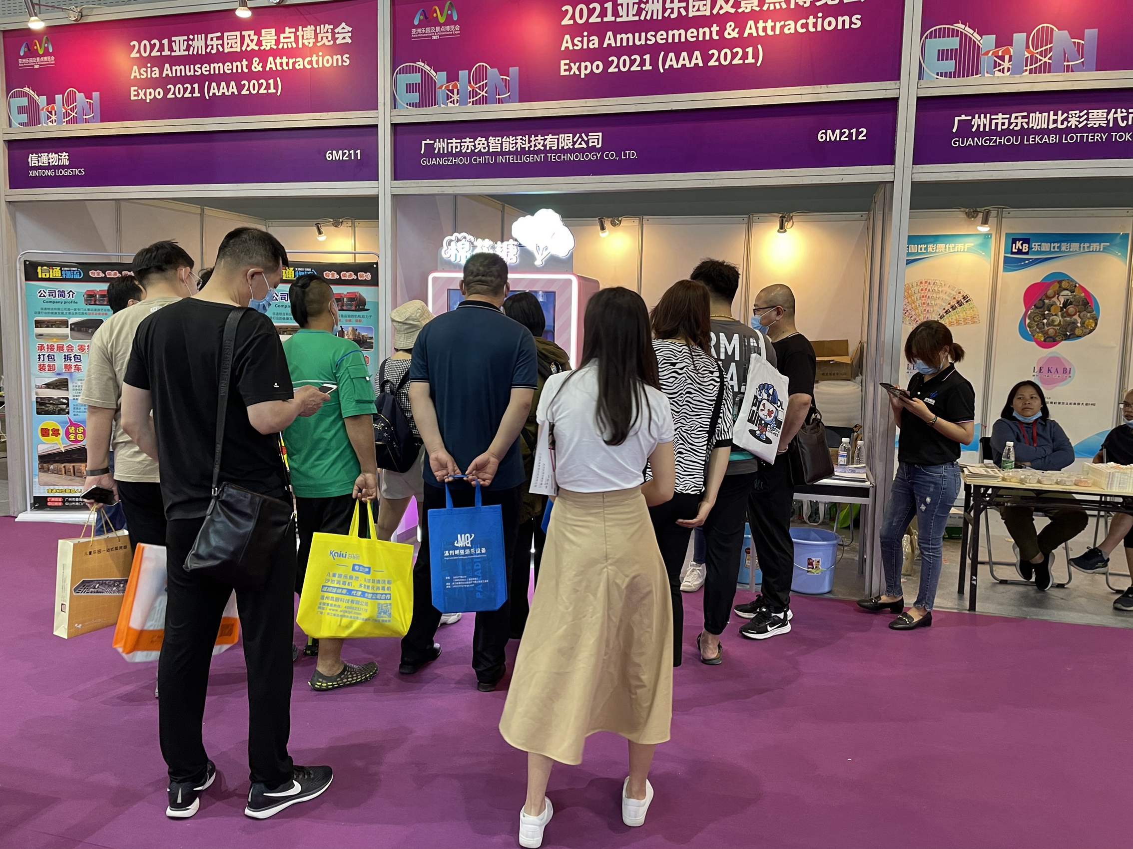 12 Fancy Smart Candy Floss Machine Fully Unattended Automatic Candy Floss Machine
