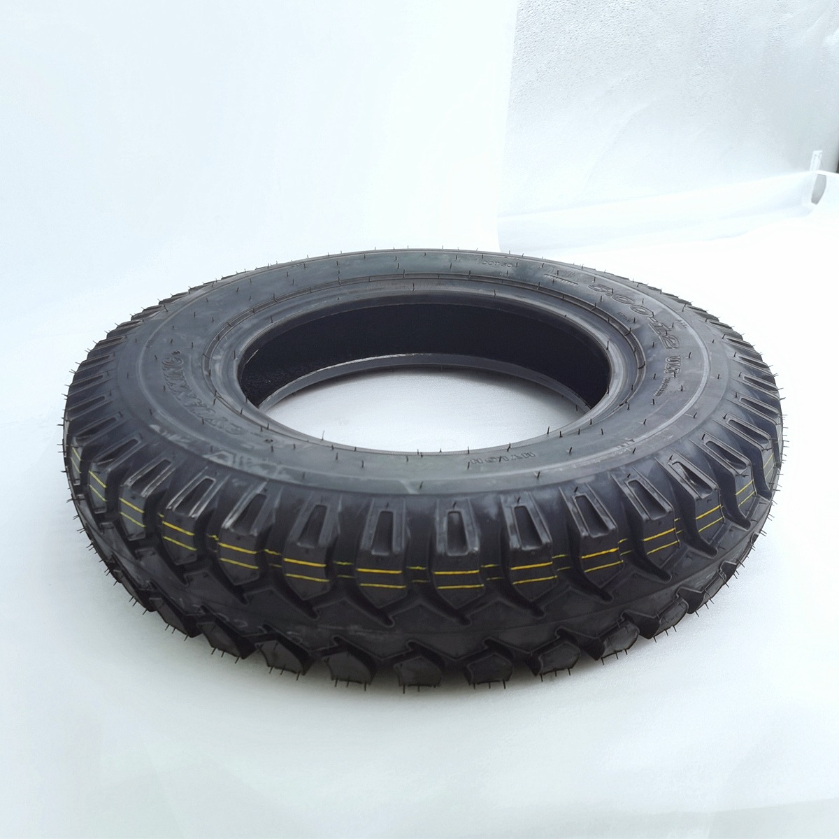 DAYANG OEM 5.0-12 Motorcycle Tire Natural Rubber Casing Global Packing Black Color