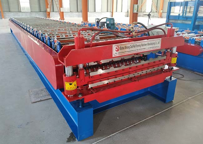 Hydraulic auto color steel tile type and roof panel double layer rolling making forming machine