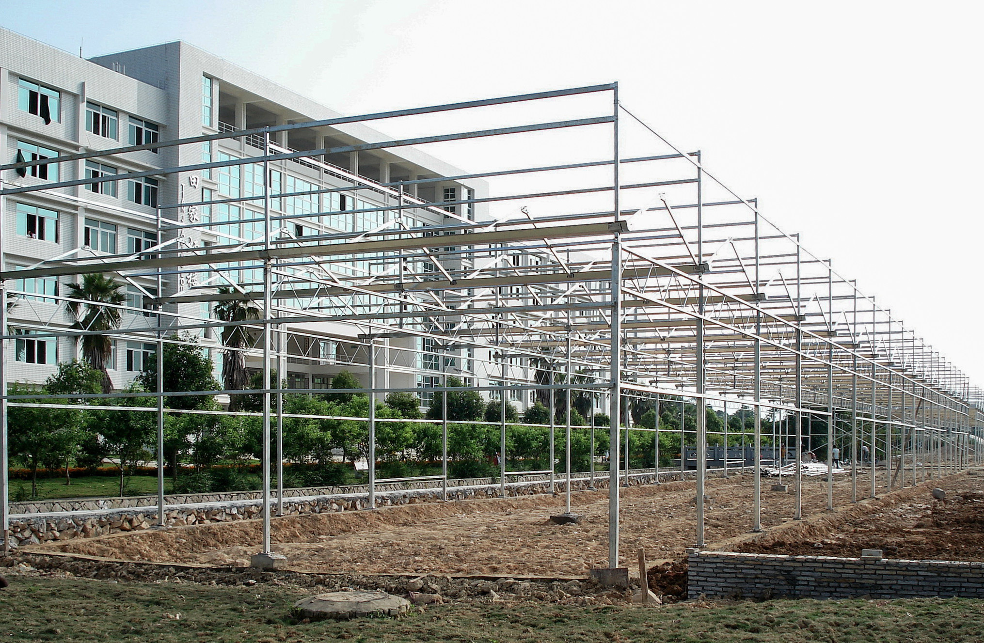 UV Resistant, Temperature-Regulated PC Greenhouse With Large Ventilation Areas - Perfect For High Value Plants