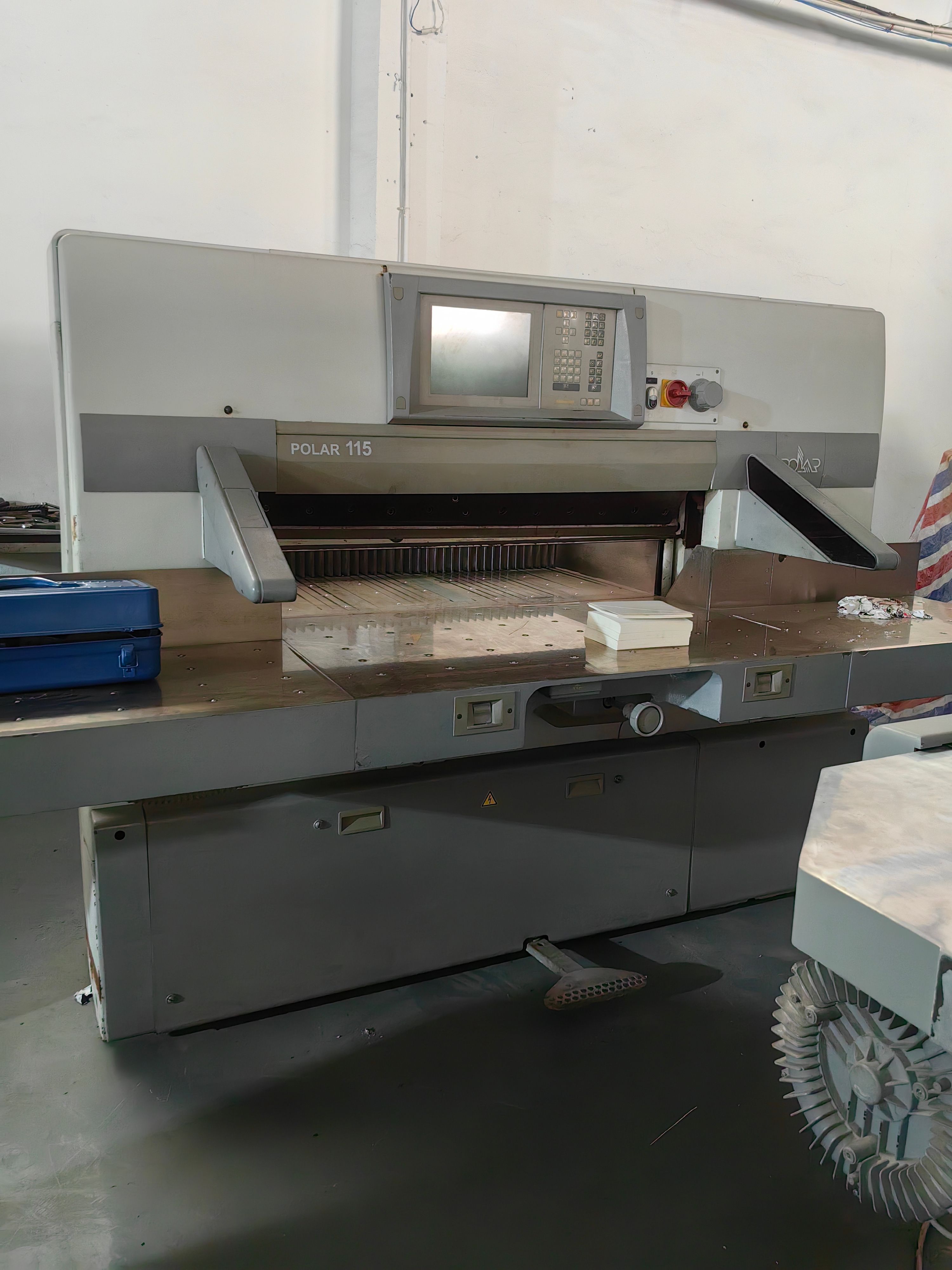 1997 Used Polar 115XC Paper Cutting Machine Guillotine with Schneider PLC