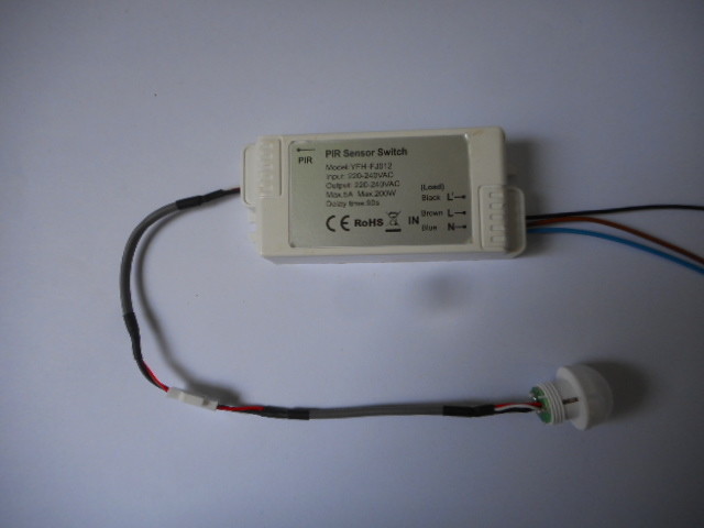 Outdoor Polymer PIR Infrared Motion Sensor Switch Fission Transducer Control