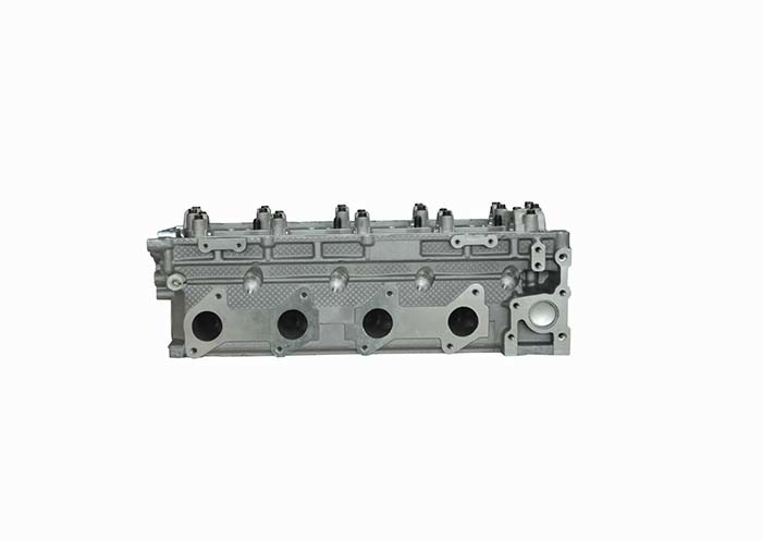Hyundai D4CB Diesel Engine Cylinder Head 221004A020 221004A025 221004A030