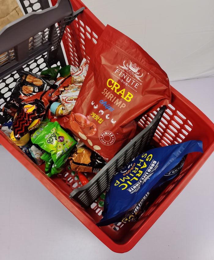 Supermarket Plastic Basket Trolley Lightweight With Plastic Partition OEM ODM