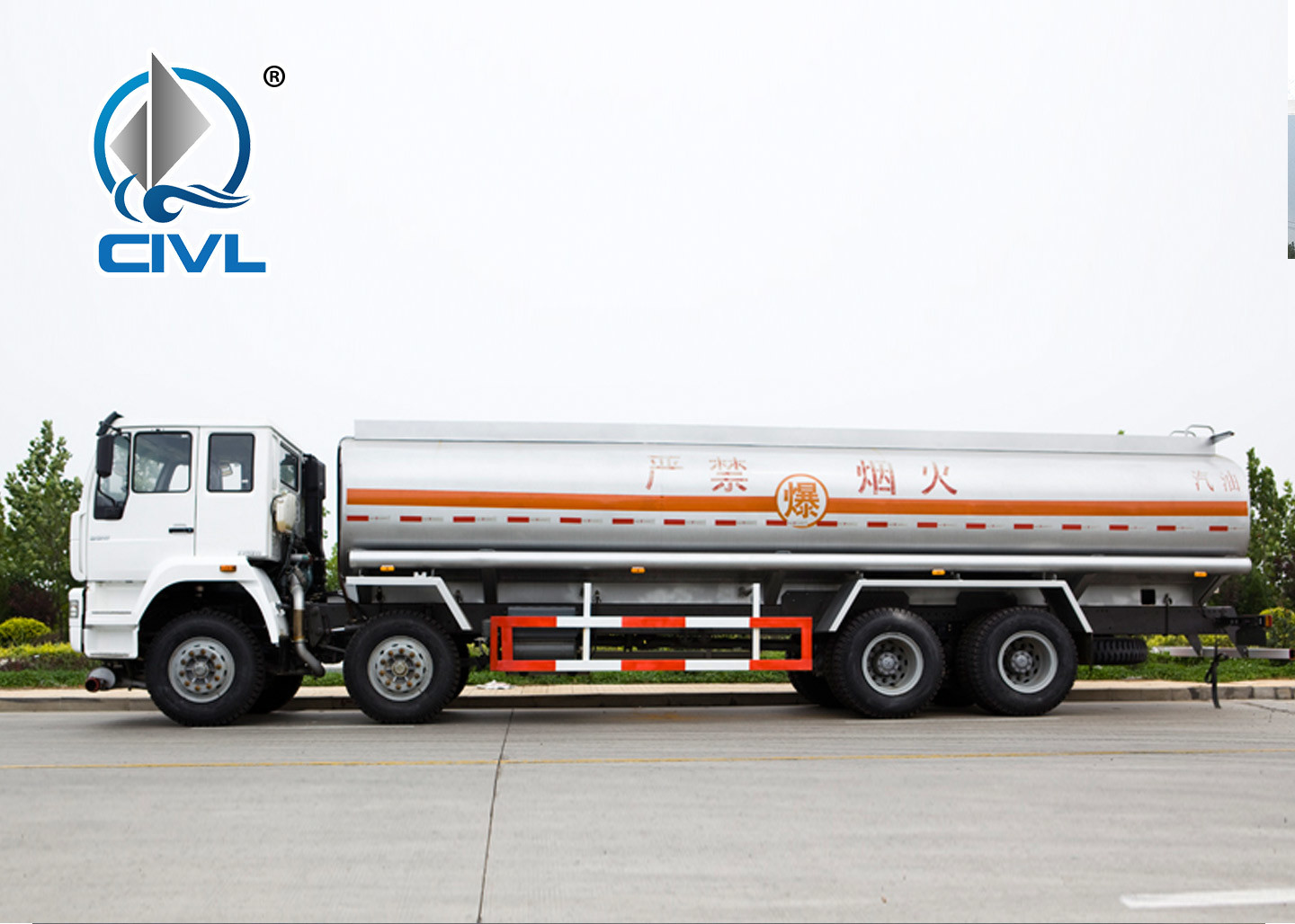 New HOWO Fuel Tank Truck Manual 30000L Oil Tanker Truck 8X4 371hp Engine Best Quality