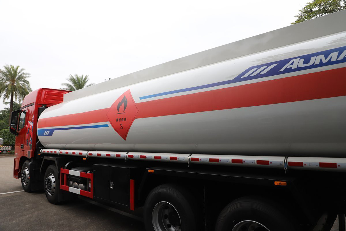 Auman HFV5320 GTL Half-row Seat Diesel 12-speed 360HP 8X4 Fuel Tank 30m³ Foton Oil Tanker Truck