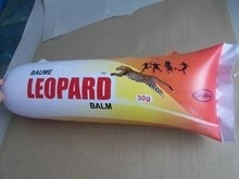 Vivid design advertising inflatable toothpaste bottle for outdoor display