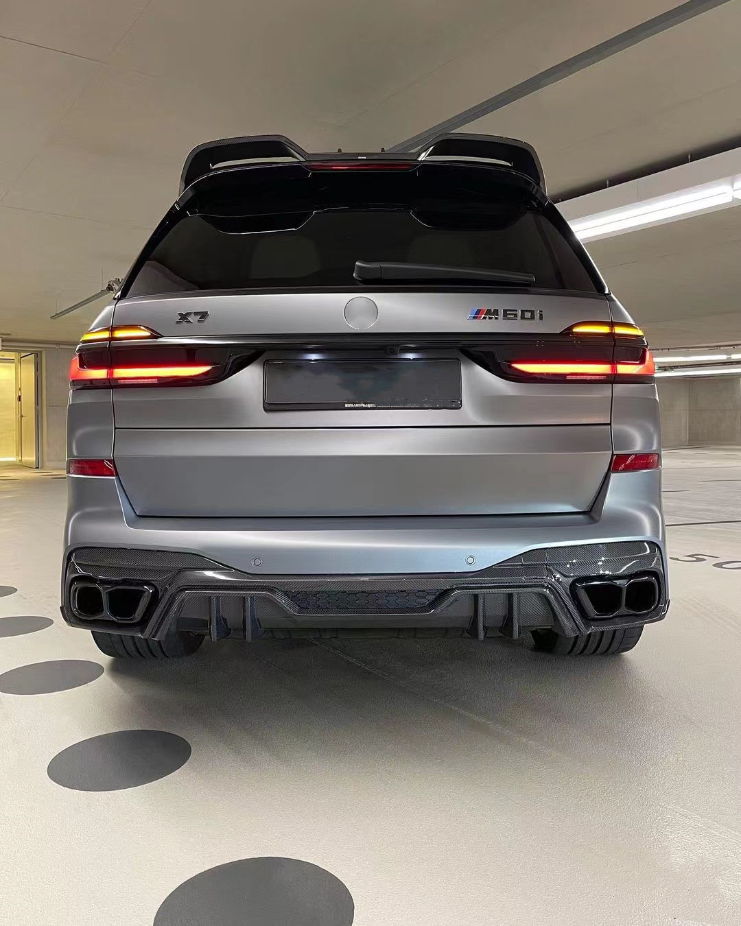 For BMW X7 Carbon Fiber Body Kit X7 Upgraded LD-style Carbon Fiber Front Lip Diffuser Spoiler Hood Body Kit