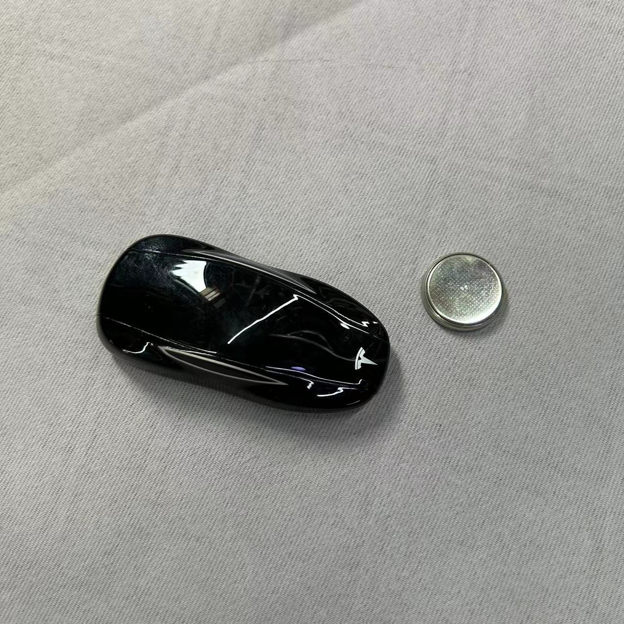 OE NO. 1054132 Tesla Model S 2016-2020 Key Fob Keyless Entry Spare Parts 1046142-00-B