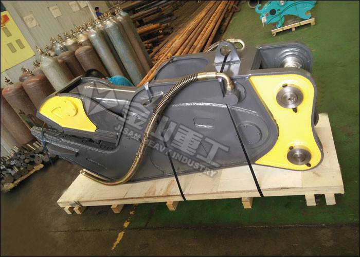 Hitachi Excavator ZX200 ZX220 Excavator Pulverizer Attachment For Sale Rotating Type