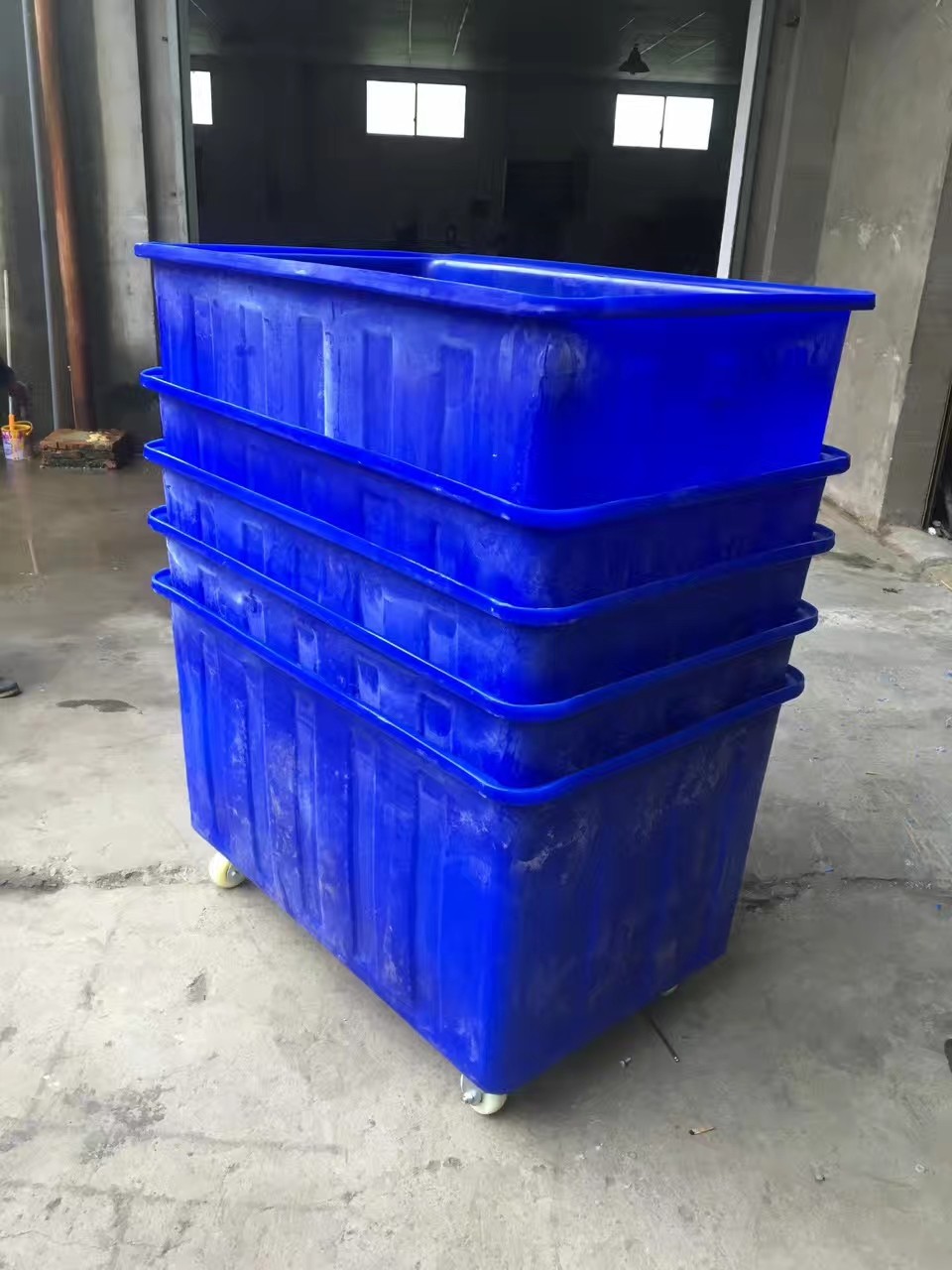 Rotationally Molded Poly Box Truck Heavy Duty 400l 12 Bushel For Storage