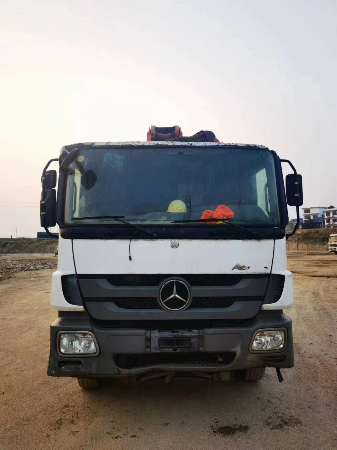 2014 Sany Heavy Industry 38 Meters Mercedes Benz Second Hand Concrete Pump Truck