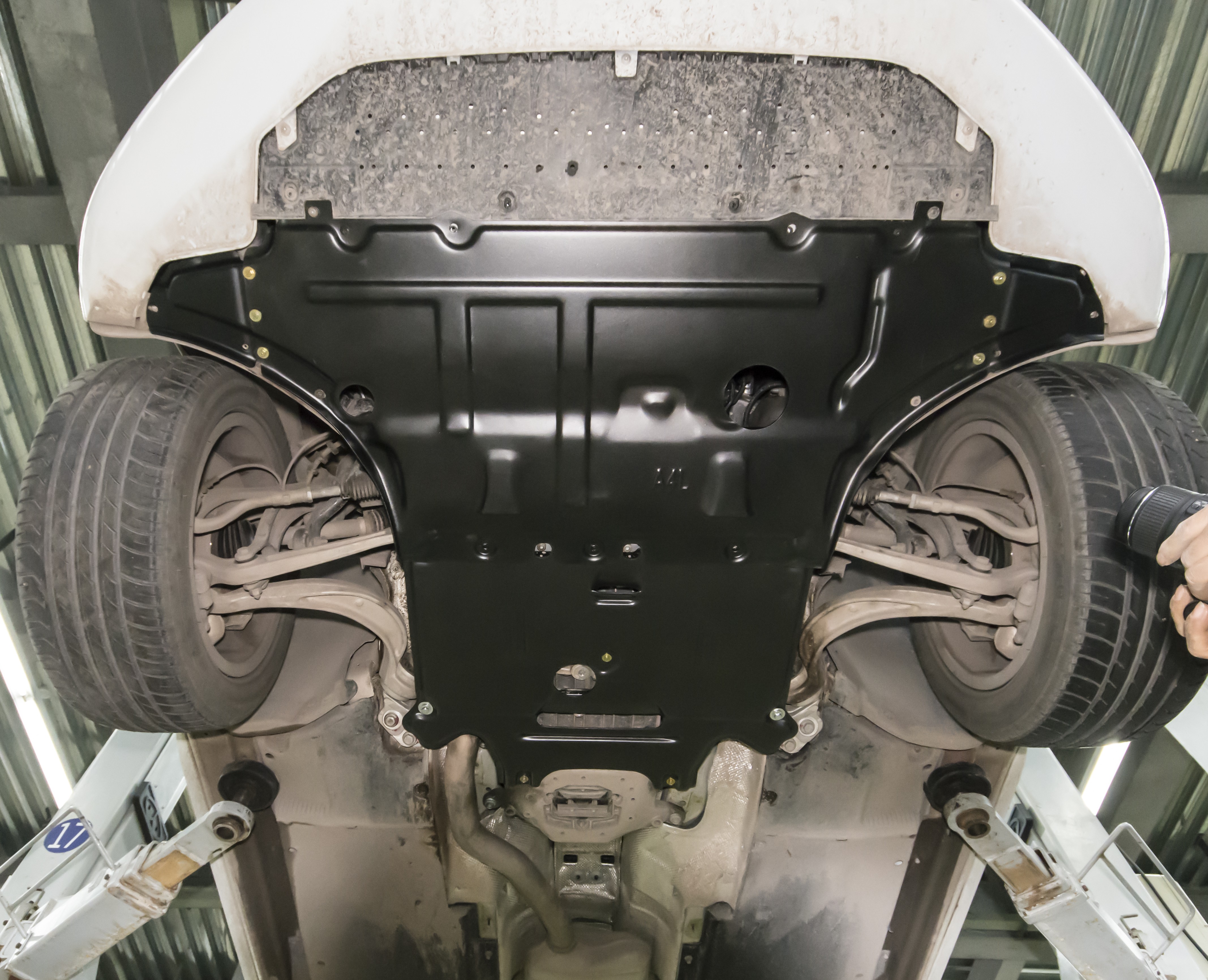 Audi Q5 Q7 A3 A4L A6L A7L Underbody Protection Skid Plate with Customized Thickness