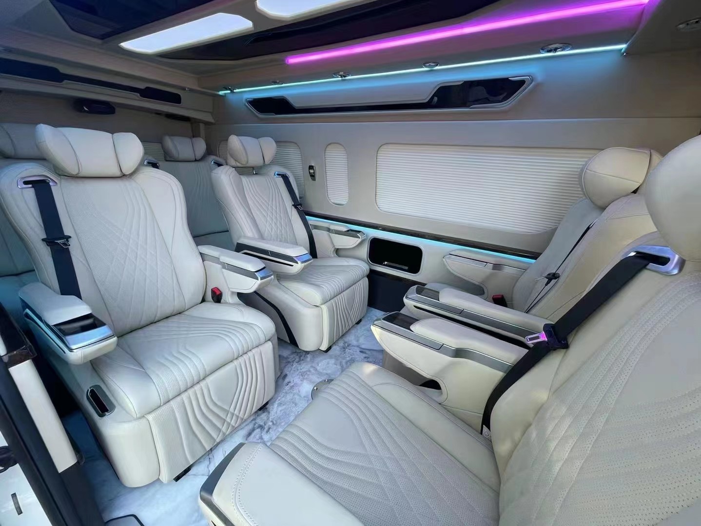 9 Seats Gasoline Toyota Hiace With Luxury Seat New Arrived Mini Bus