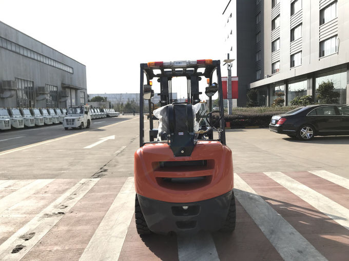 Side Shift 3 .5 Ton Gas Powered Forklift , 4 Wheel Drive Forklift With Cabin