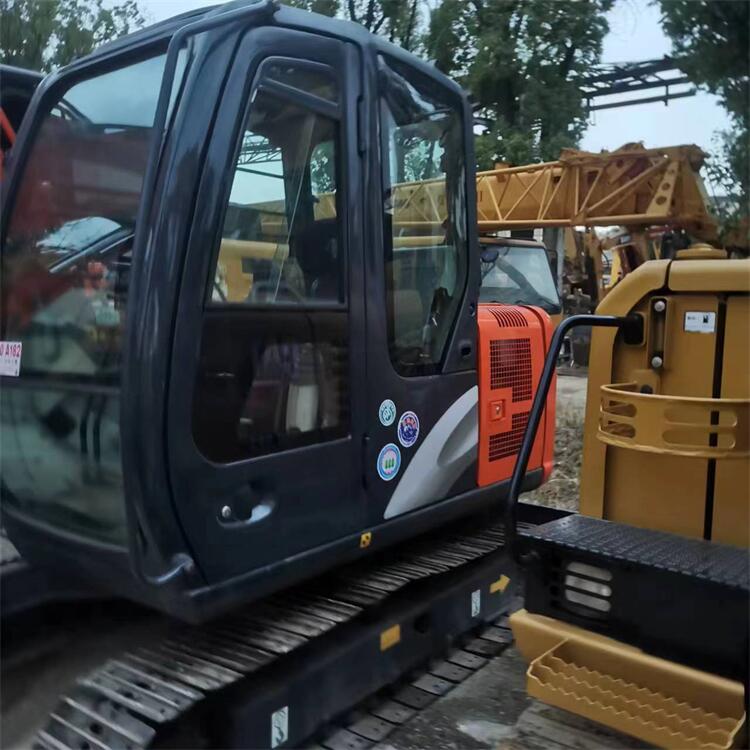 Year 2022 Hitachi ZX60 Crawler Excavator in Japan Less Hours Operating Weight 5850KG