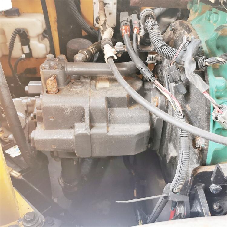 Used Volvo EC80D Excavator in Sweden with ORIGINAL Hydraulic Pump and 42 kW Power