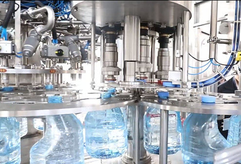 7.5KW 6000bph Bottle Filling Sealing Machine 250ml Bottle Filling Capping Machine