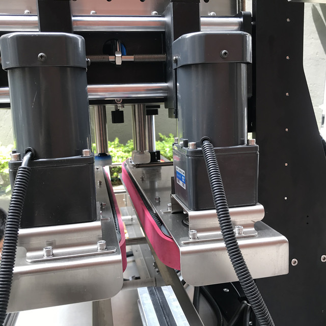Full Automatic Bottle Capping Machine Capper Machine for Plastic Screw Covers