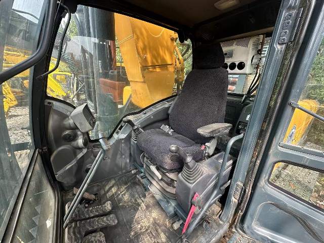 Hyundai R520vs Excavator Cab
