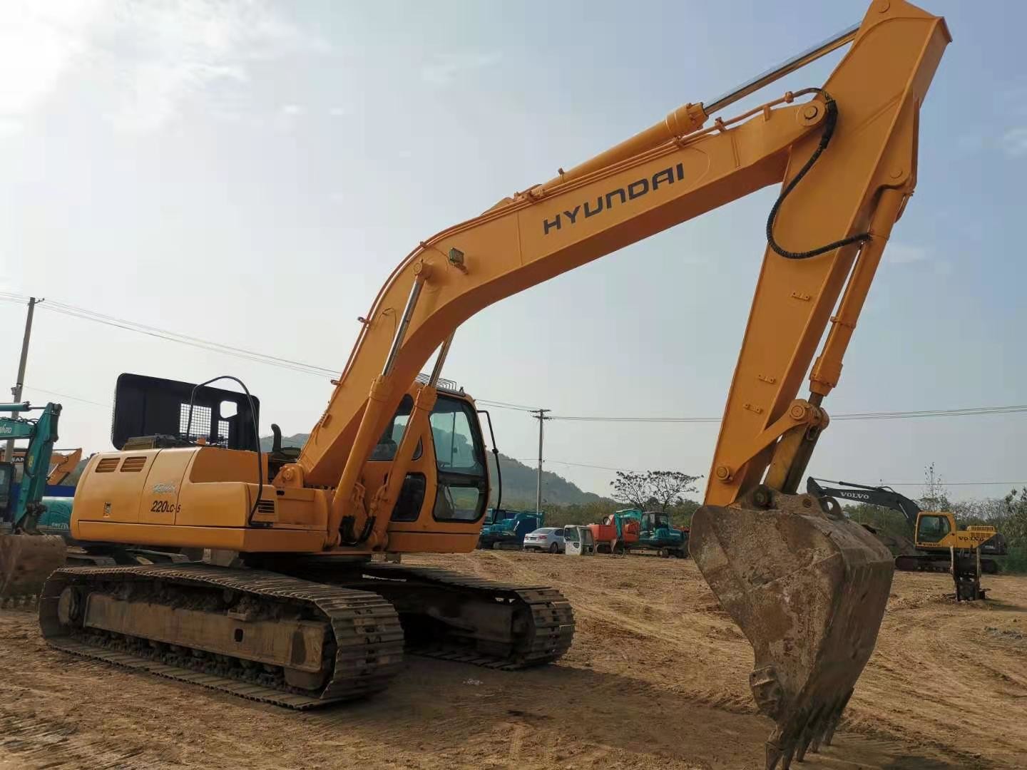 Cummins Engine Kawasaki Pump R220-5 Used Hyundai Excavator