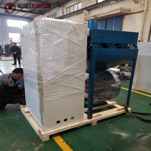 20mesh Siemens PE Pulverizer Machine With Water Chiller Cooling System