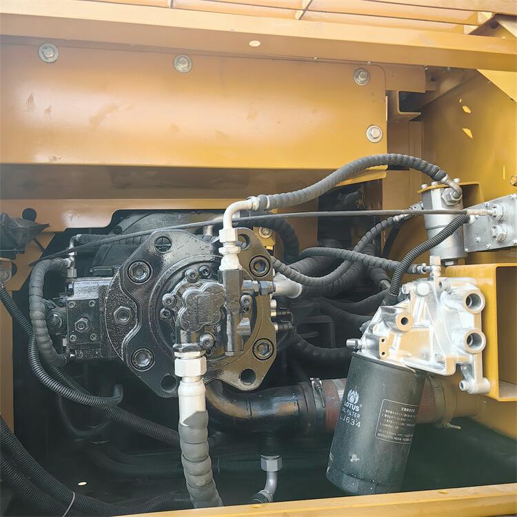 2022 Model Sany 215 Mini Digger Machine with MITSUBISHI Engine and 0.93m3 Bucket Capacity