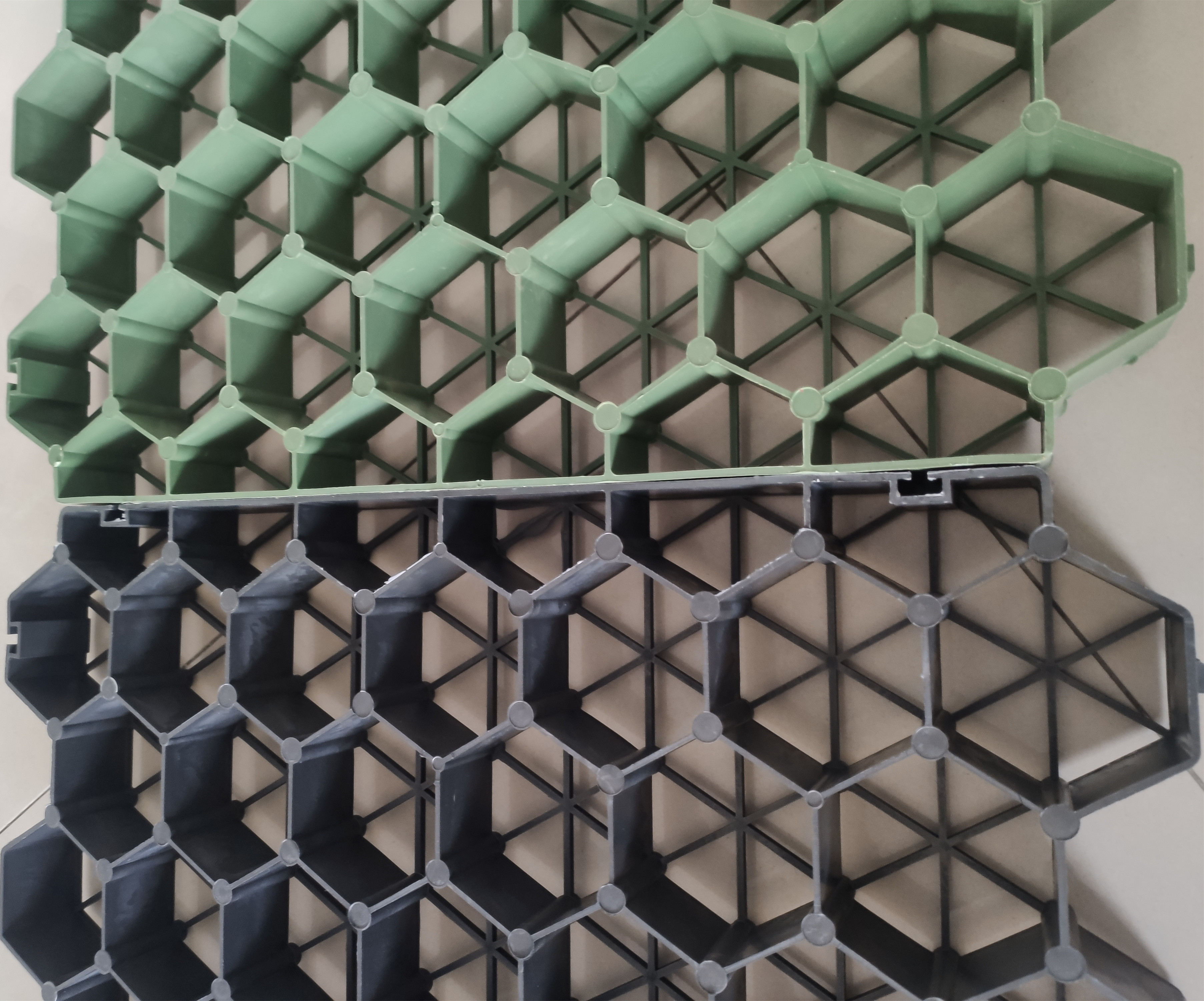 ISO Certified Honeycomb Gravel Stabilizer Grass Grid Paving Grids for Plastic Parking