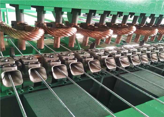Full Auto Weld Mesh Making Machine Running Smoothly For Fence And Construction