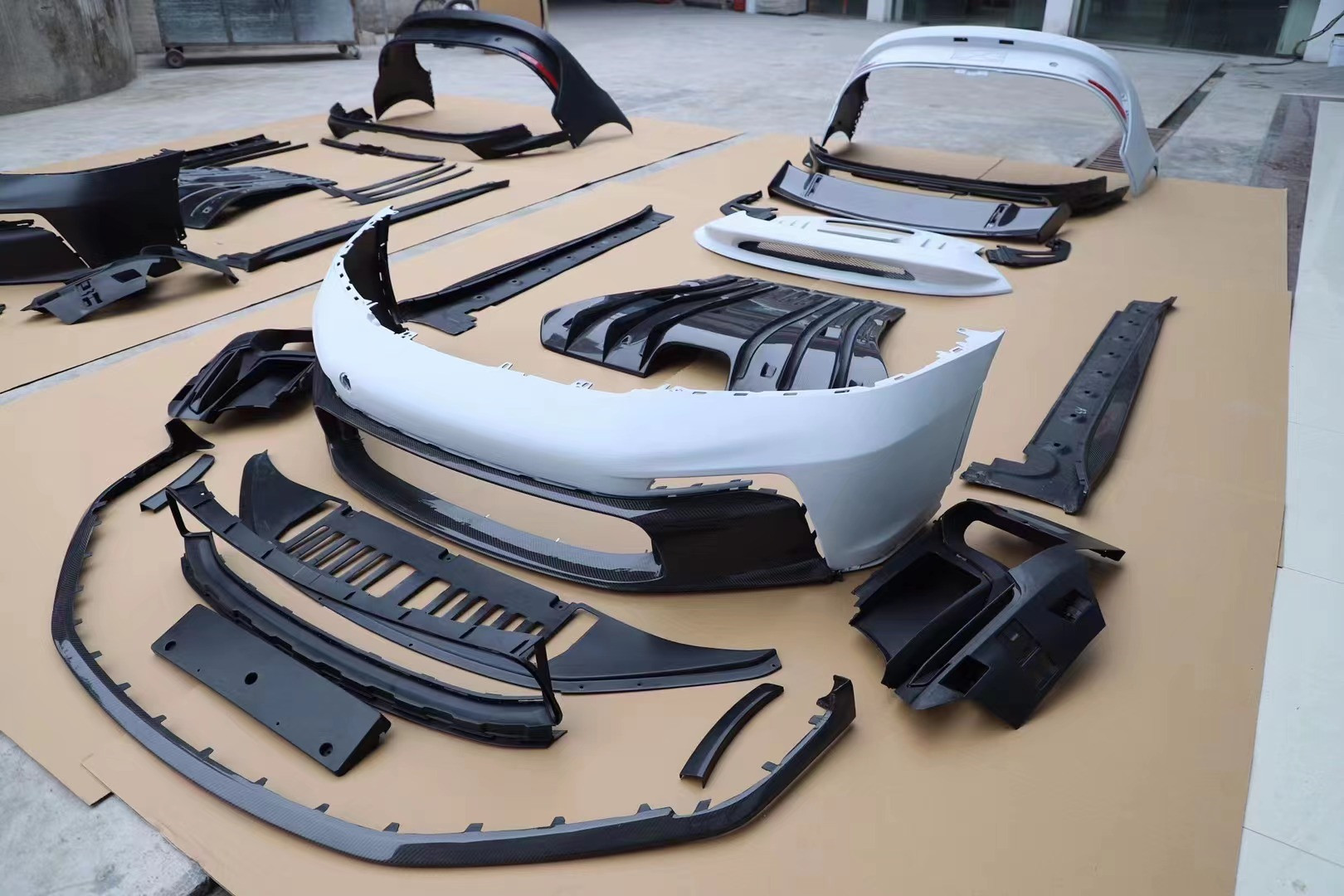 PP Plastic Material Body Kit for Porsche911 992 992 Upgraded GT3 Style Front and Rear Bumper Side Skirt Spoiler Hood Body Kit