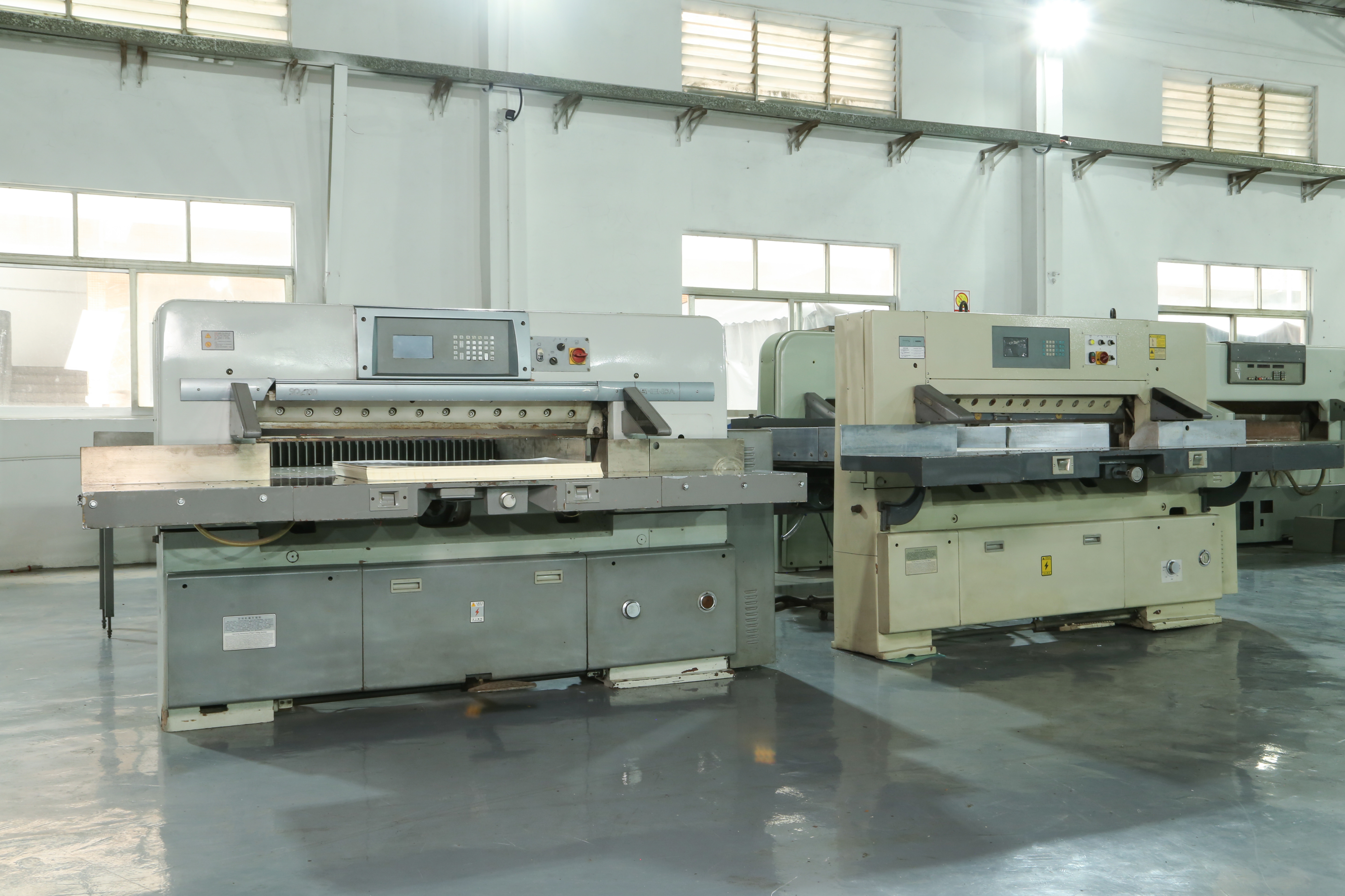 760 Fully Automatic Die Cutting And Bronzing Machine For Other Industries Year 2003