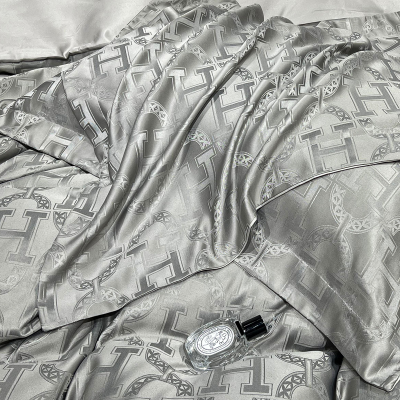 40 Fabric Count Light Luxury Satin Jacquard Four Piece Bedding Set for Country Markets