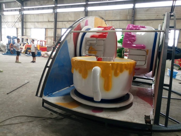 Indoor / Outdoor Teacup Amusement Ride With Under Base And Transmission System