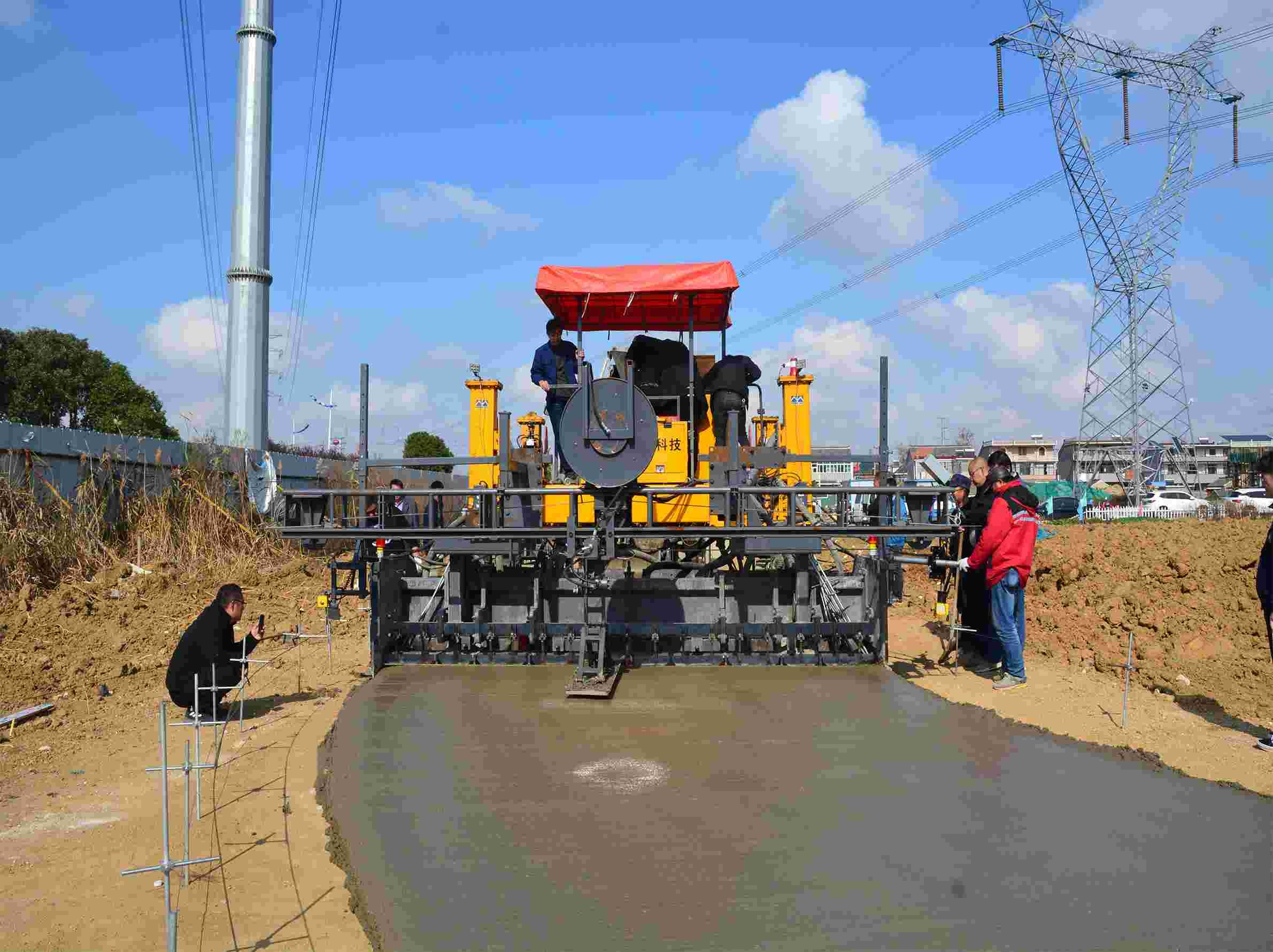 4.5m Negative Gap Construction Slipform Paver With Four Elongated Tracks