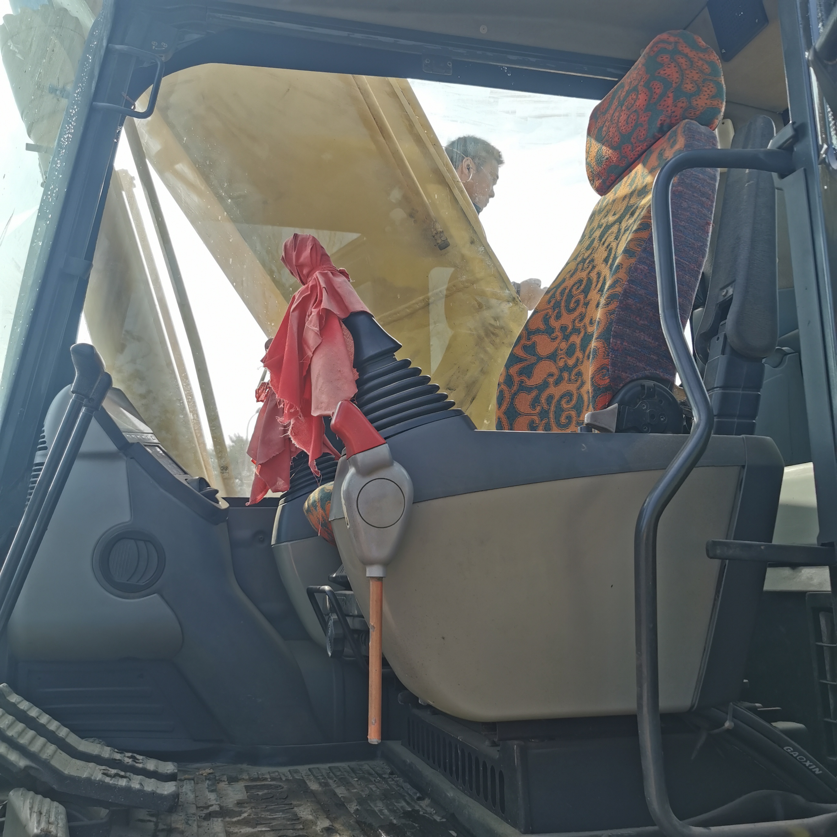 Cummins Engine Komatsu PC220-8 Excavator 23TON Operating Weight and Good Condition