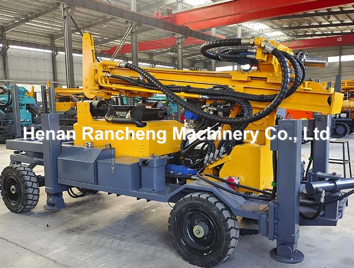 Wheel Mounted Water Borehole Drilling Machine 260m Depth 70KW Diesel Engine