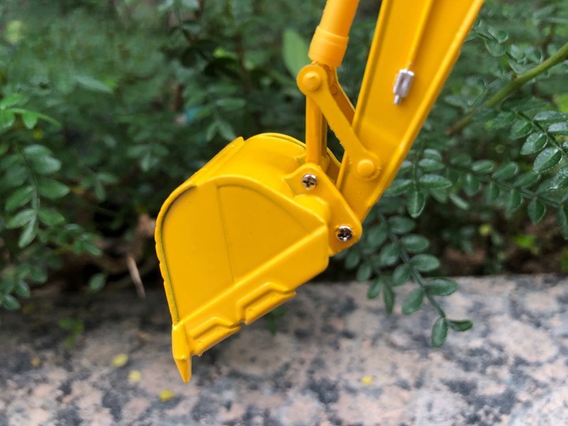 Komatsu PC400LC-8 1/50 Scale Alloy Excavator Model - Diecast Construction Vehicle