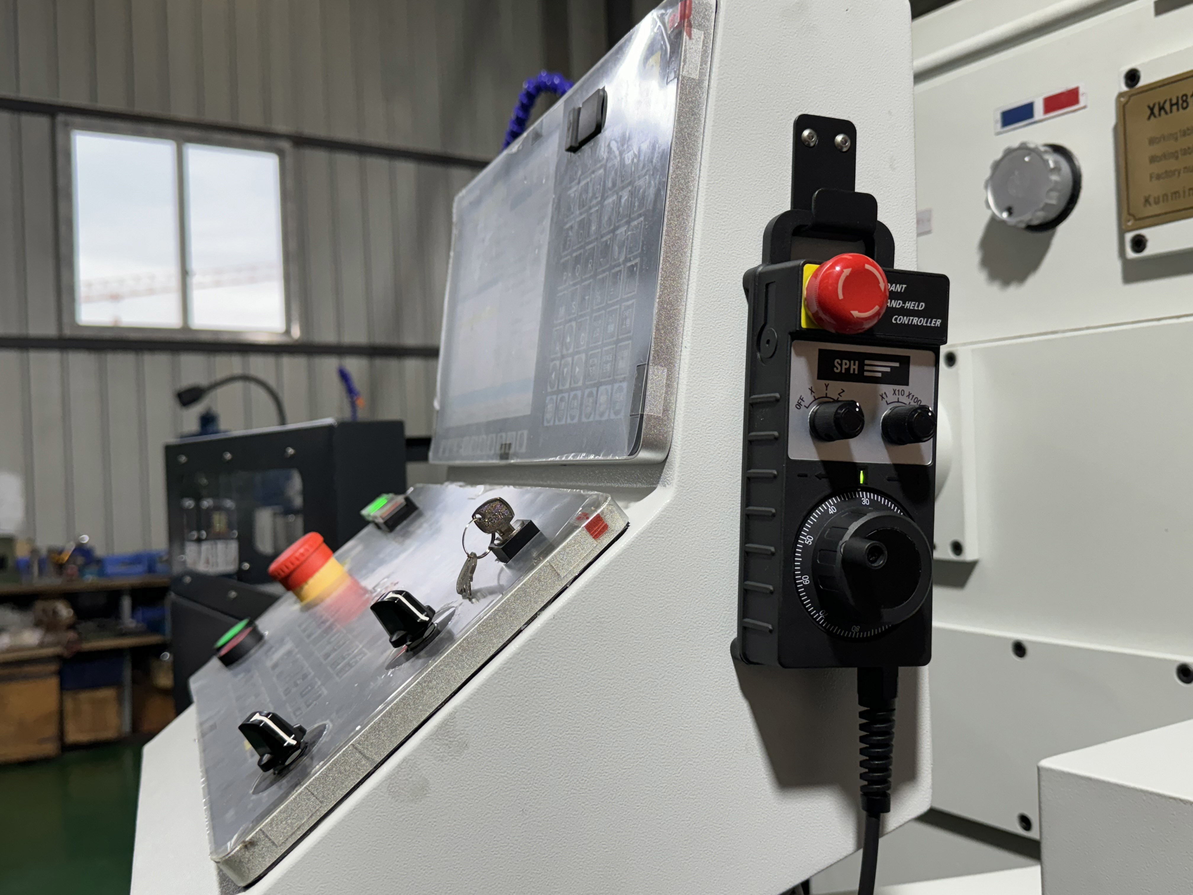 CNC Manual Universal Tool Milling Machine XKH8140A Lifting Table Universal CNC Milling Machine