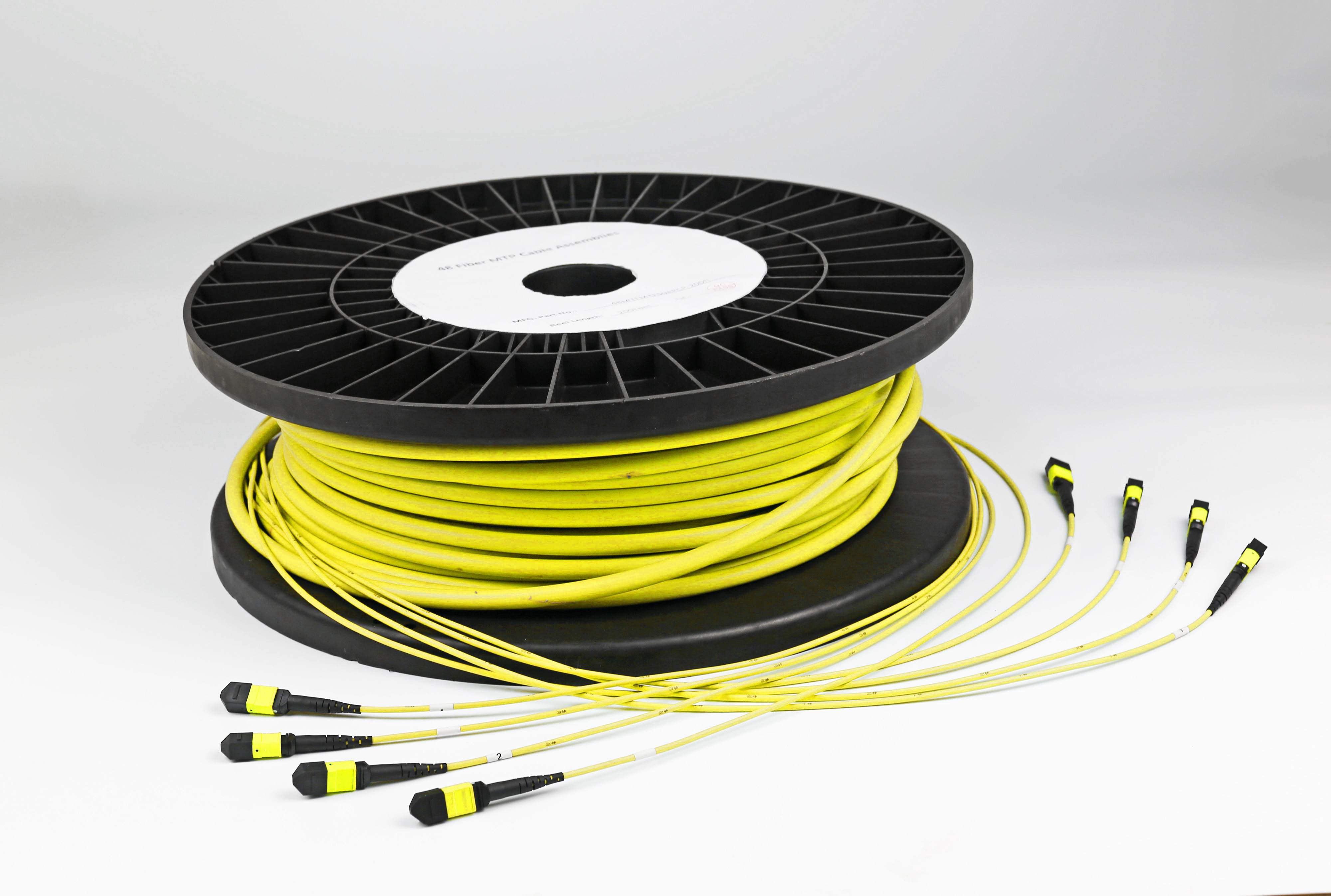 Single Mode Optical Fiber Patch Cord MPO MTP To LC Uniboot Cable 8/12/24 Fibers