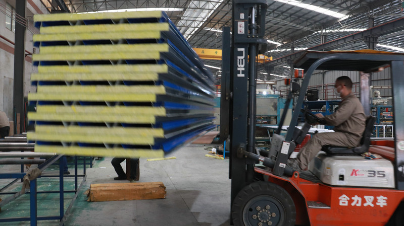 Prefab House 100mm Fireproof Glass Wool Sandwich Panel