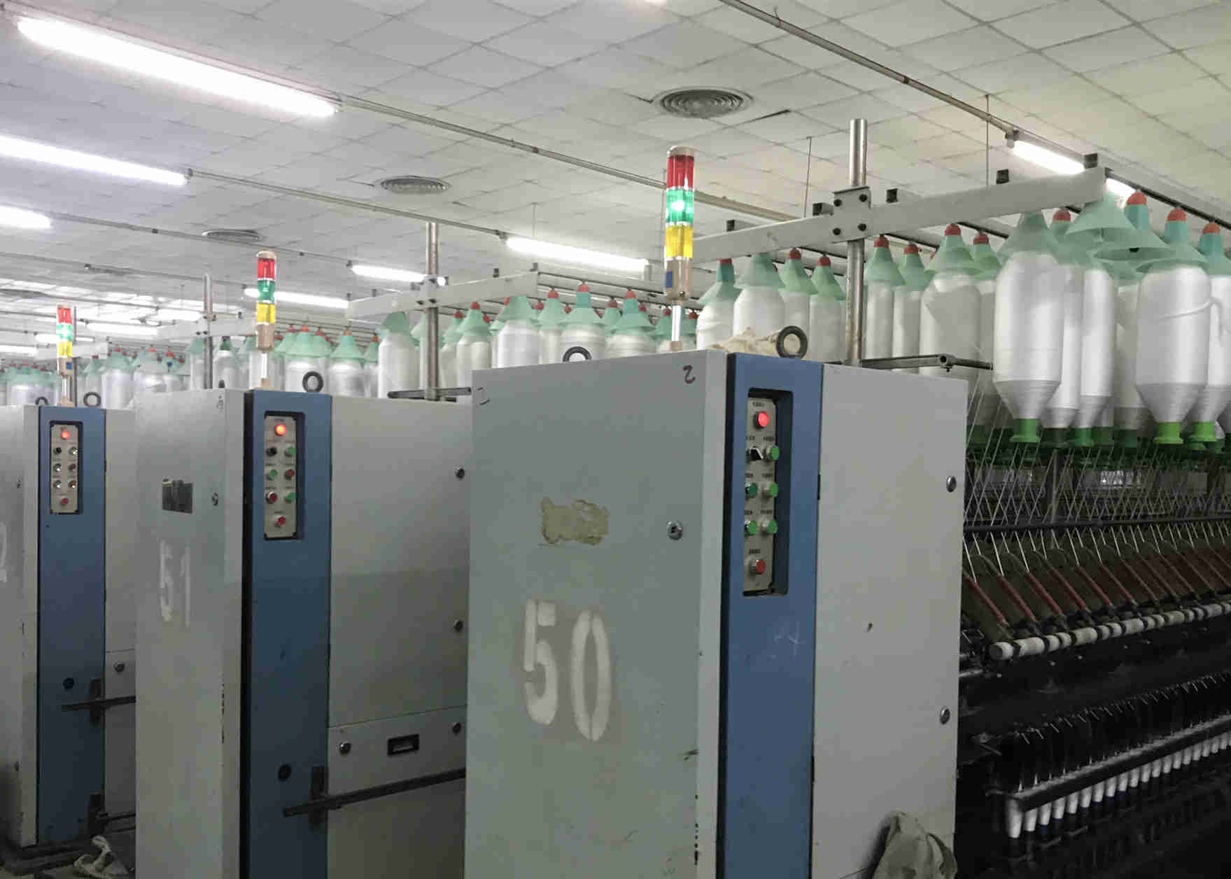 Manufacturer Directly Wholesale 30/2 JMT Brand Spun Raw White Polyester Yarn