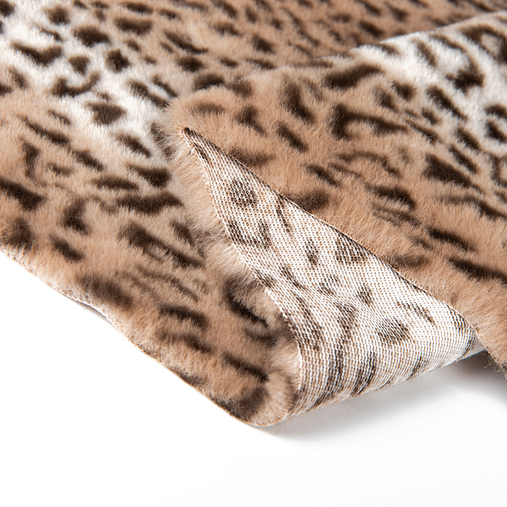 Customized Faux Rabbit Fur Fabric with Long Pile and Brushed Finish Density 133×100