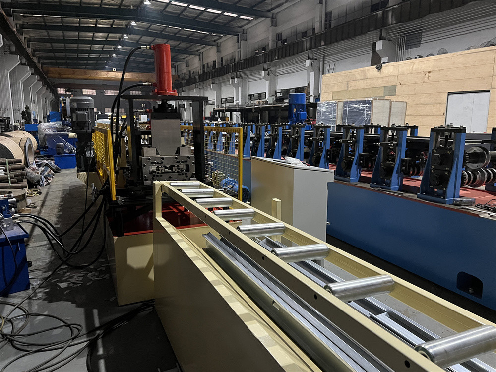 PLC Control Stud And Track Roll Forming Machine With Hydraulic Cutting 8m/Min