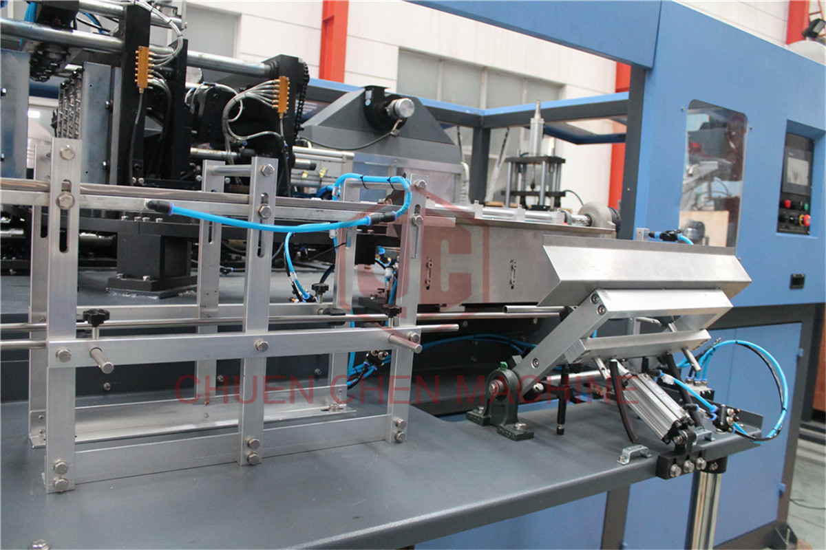 Volumetric PET Bottle Blow Molding Machine