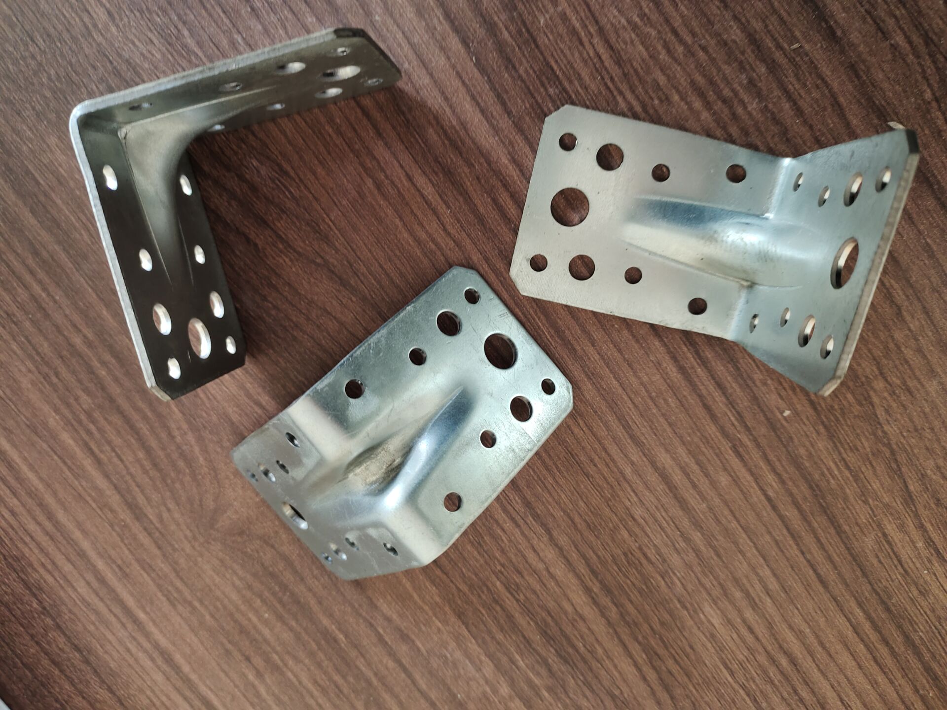 Standard 90 x 90 x 65 Angle Rib Construction Metal Bracket Heavy Duty Beading Connector