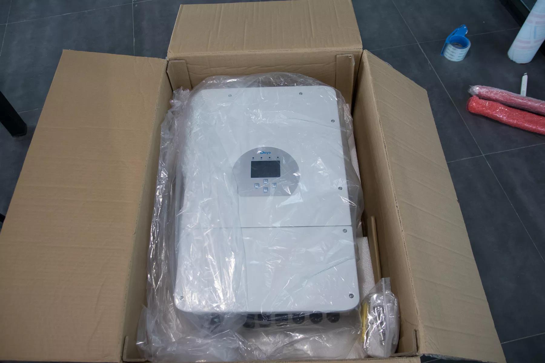 8kw 2 Mppt Solar Inverter IEC Three Phase Hybrid Inverter With Battery Storage