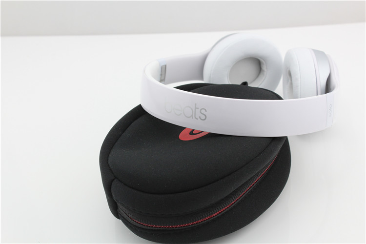 Beats by Dr. Dre Solo2 Headphones (wired) - White come from gold ren group ltd made in china from grgheadsets-com.ecer.com
